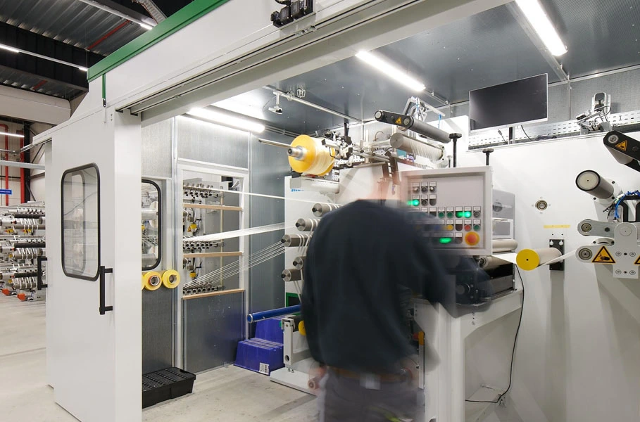 Samorozwijające się formuły klejów