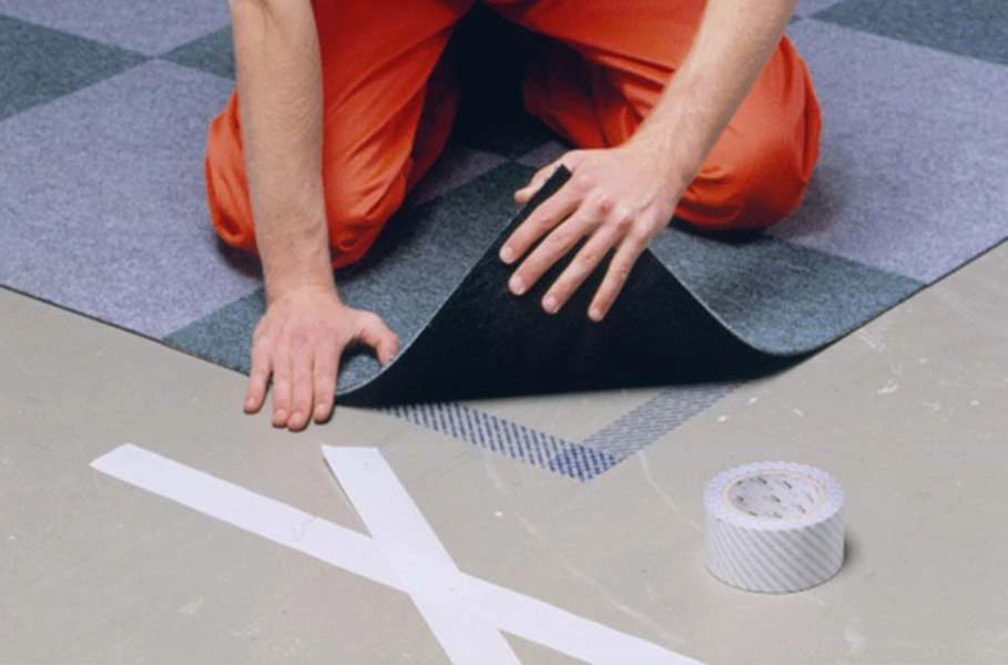 Tymczasowa taśma do wykładzin